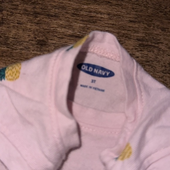 Light pink tank with pineapple 🍍 size 3t - Picture 3 of 3